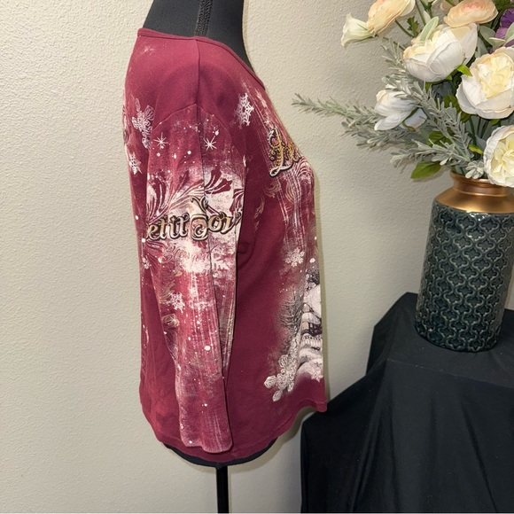 Burgundy Christmas Graphic Top Snowy Village Holiday Long Sleeve Tee M - Picture 4 of 8